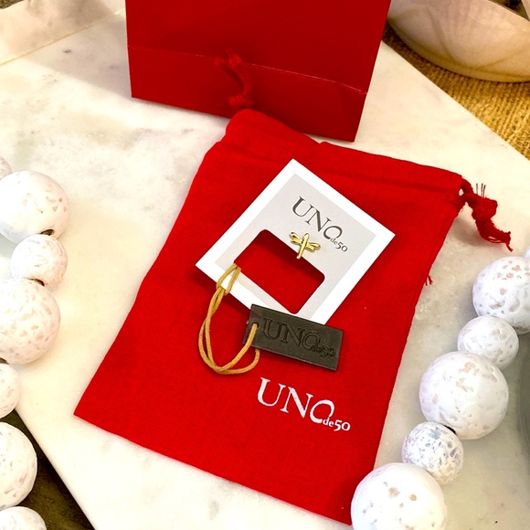 UNO de 50 Collection Piercings Fly High Stud Piercing Gold set of 2 - Picture 6 of 10